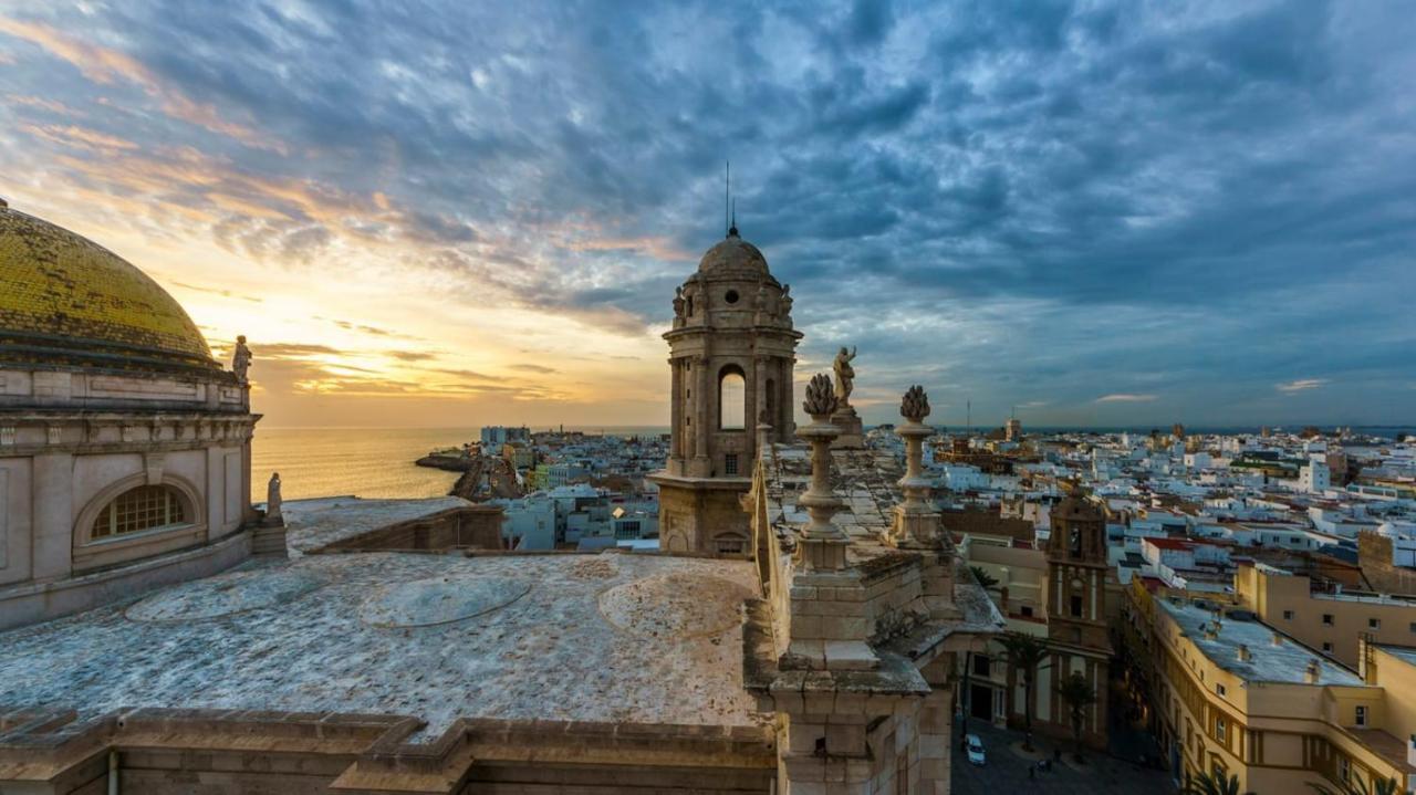 El Atico De Botica Apartment Cadiz Luaran gambar